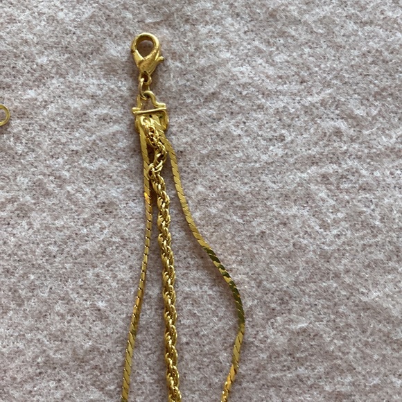 Vintage Gold Tone 3 Strand Necklace Stamped Korea - Picture 3 of 5